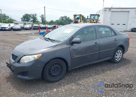 2010 Toyota Corolla Le z USA, uszkodzony, nr VIN 2T1BU4EE7AC352816